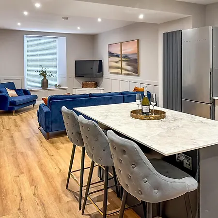 Stone's Throw Ричмонд