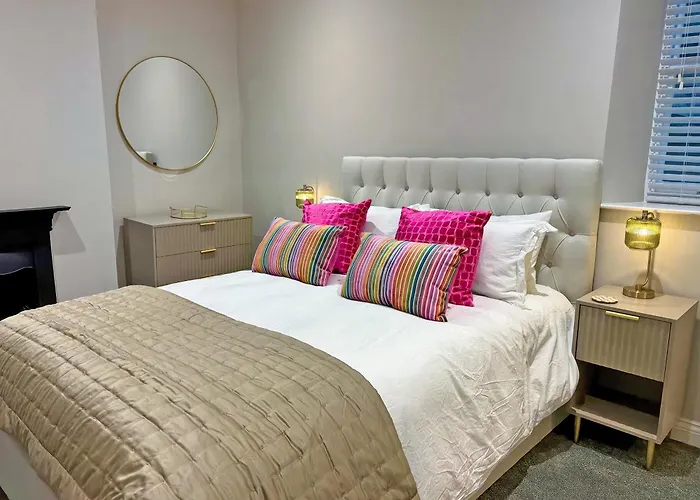 Stone's Throw Semesterbostad