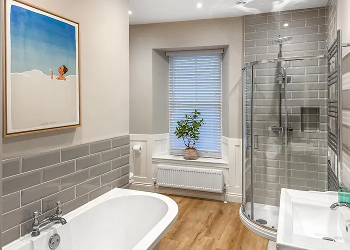 Stone's Throw Semesterbostad *