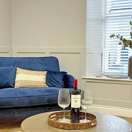 Stone's Throw * 里士满